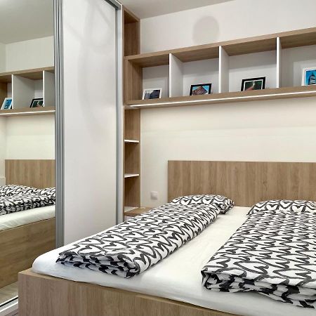 Kamzik Apartment Bratislava Bagian luar foto