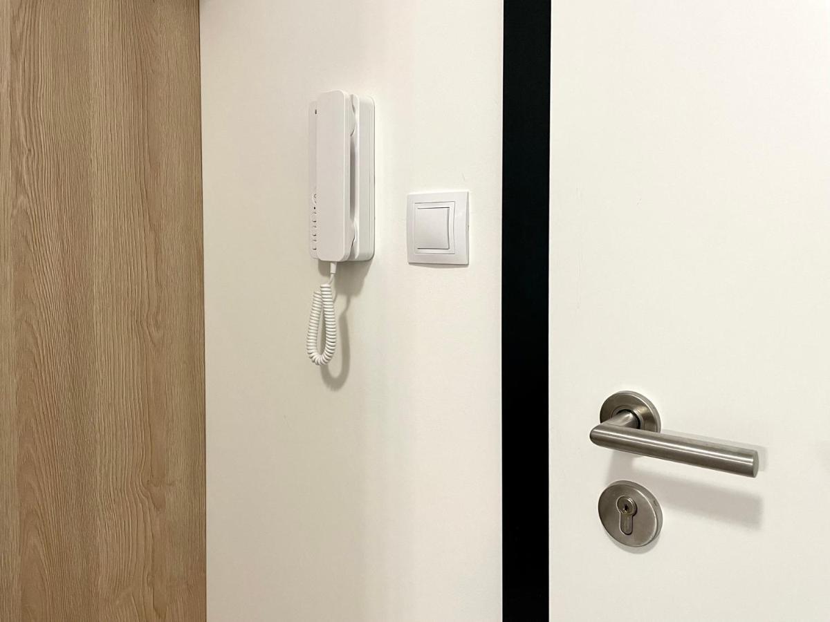 Kamzik Apartment Bratislava Bagian luar foto